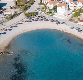 4 Bedroom Villa with Pool near Vodice town, Sibenik Riviera, sleeps 8